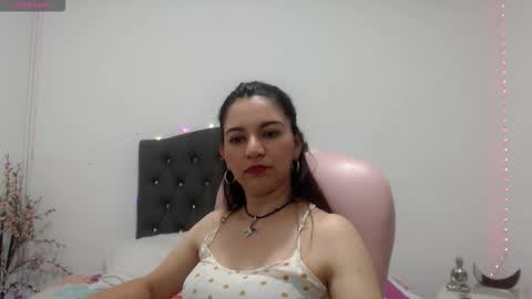 Snapshot of astrolover_ chatting on 10/16/25, 01:17 camila online show from 10/16/25, 01:17