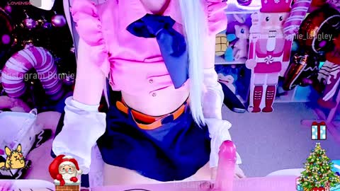 Snapshot of asuka_langleysoryu chatting on 12/11/24, 03:35 Bonnie online show from 12/11/24, 03:35