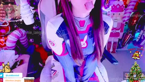 Snapshot of asuka_langleysoryu chatting on 12/13/24, 11:06 Bonnie online show from 12/13/24, 11:06