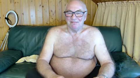 Snapshot of asusandy chatting on 02/06/25, 01:10 asusandy online show from 02/06/25, 01:10