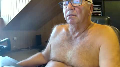 Snapshot of asusandy chatting on 09/08/25, 04:50 asusandy online show from 09/08/25, 04:50