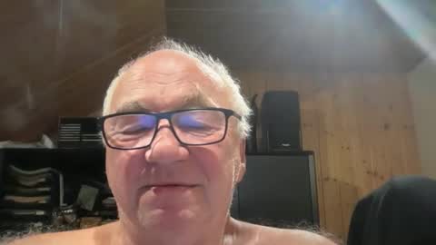 Snapshot of asusandy chatting on 10/01/25, 03:56 asusandy online show from 10/01/25, 03:56