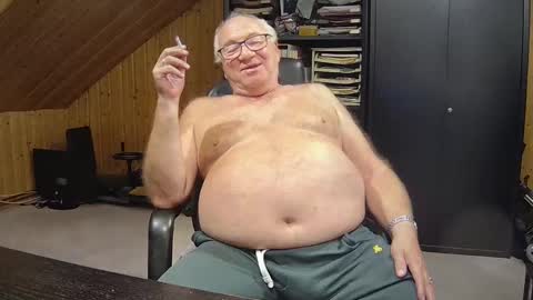 Snapshot of asusandy chatting on 10/12/25, 10:09 asusandy online show from 10/12/25, 10:09