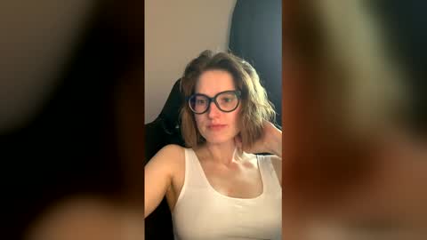 Snapshot of asya_new chatting on 06/11/26, 02:04 asya_new online show from 06/11/26, 02:04