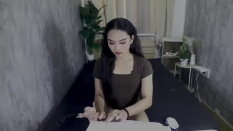 atashakendall online show from 12/17/25, 08:31