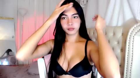 Snapshot of ate_sam chatting on 10/17/25, 01:46 Sam online show from 10/17/25, 01:46