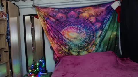 Snapshot of atena_messy chatting on 12/23/25, 02:53 atena messy online show from 12/23/25, 02:53