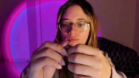 atenas online show from 11/12/25, 09:32