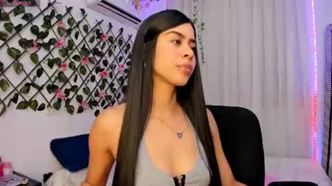 Snapshot of atenea_kros chatting on 07/20/26, 09:39 Atenea online show from 07/20/26, 09:39