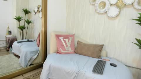 atenea_rouse online show from 04/13/26, 11:37