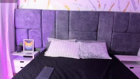 atenea velle online show from 04/24/26, 03:31