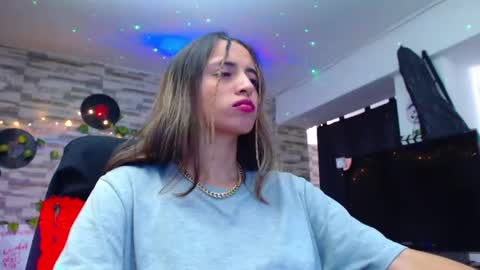 Atenea online show from 01/18/25, 05:15