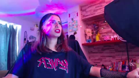 Atenea online show from 02/11/25, 04:24