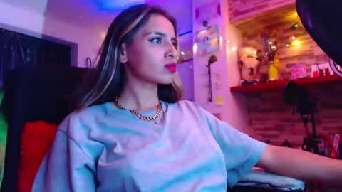 Atenea online show from 02/18/25, 11:19