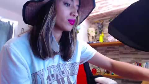 Atenea online show from 02/27/25, 03:26