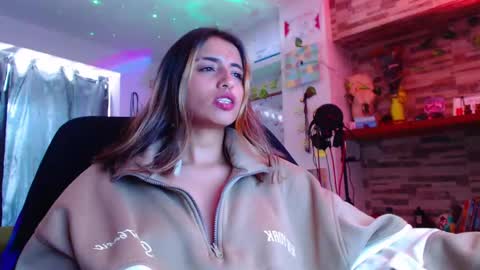 Atenea online show from 03/02/25, 04:21