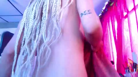 Atenea online show from 09/23/25, 01:25