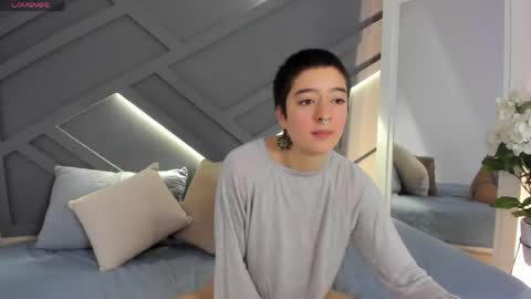 Athenea online show from 04/17/26, 01:36