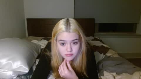 Snapshot of athena081 chatting on 11/09/25, 07:06 Athena online show from 11/09/25, 07:06