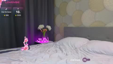 Snapshot of athena_starry chatting on 09/27/25, 04:45 athena starry online show from 09/27/25, 04:45