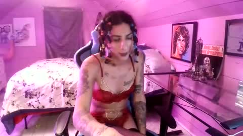   xoxo G0DD3SS xoxox    online show from 02/03/26, 01:48