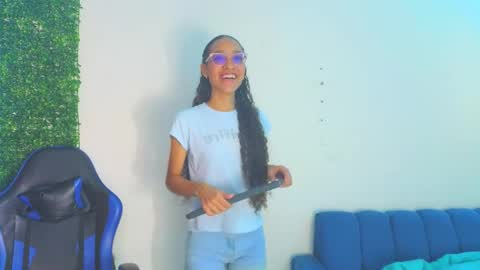 Snapshot of athenea_03 chatting on 03/20/26, 05:40 Athenea online show from 03/20/26, 05:40