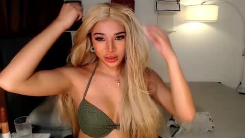 Snapshot of athisamore chatting on 01/20/25, 09:22 athisamore online show from 01/20/25, 09:22