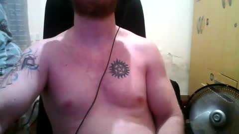 Snapshot of athleticboyy chatting on 11/09/25, 07:23 Paul Van online show from 11/09/25, 07:23