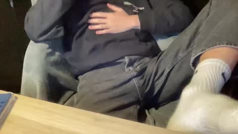 Undress a hung twink  online show from 02/12/26, 01:50