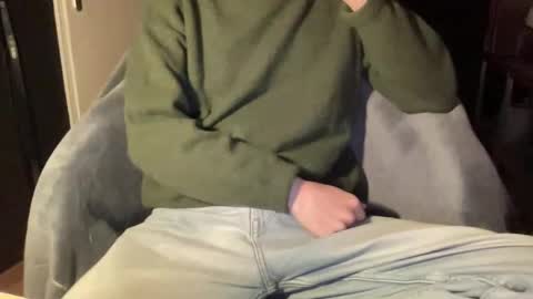Undress a hung twink  online show from 02/13/26, 01:51