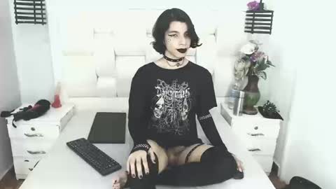 Snapshot of atley_dolly_ chatting on 09/16/25, 10:11 ATLEY online show from 09/16/25, 10:11