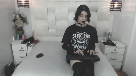 Snapshot of atley_dolly_ chatting on 09/18/25, 10:45 ATLEY online show from 09/18/25, 10:45