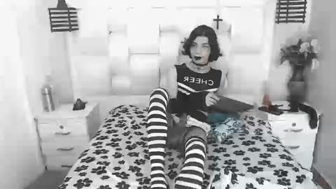 Snapshot of atley_dolly_ chatting on 09/23/25, 10:13 ATLEY online show from 09/23/25, 10:13