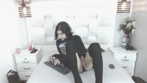 Snapshot of atley_dolly_ chatting on 10/06/25, 09:56 ATLEY online show from 10/06/25, 09:56