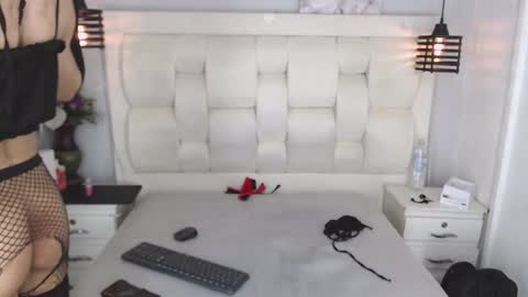 Snapshot of atley_dolly_ chatting on 10/24/25, 09:44 ATLEY online show from 10/24/25, 09:44