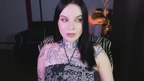 online every day between 10am-23pm online show from 01/06/26, 02:15