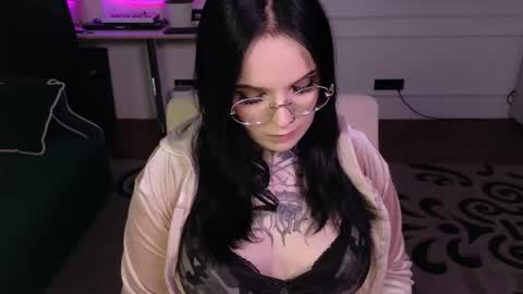 online every day between 10am-23pm online show from 04/18/26, 07:45