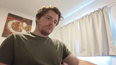 Snapshot of atomicoliver chatting on 01/20/25, 06:10 atomicoliver online show from 01/20/25, 06:10