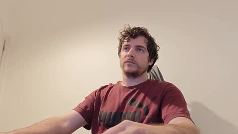 Snapshot of atomicoliver chatting on 10/14/25, 04:41 atomicoliver online show from 10/14/25, 04:41