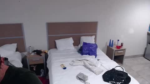 atreatforyou_86 online show from 11/12/25, 01:55