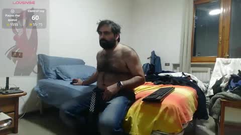 Snapshot of attila85 chatting on 05/11/26, 06:38 Bleakw85 online show from 05/11/26, 06:38