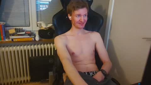 Snapshot of atvulpes chatting on 12/25/24, 07:13 Max Powers online show from 12/25/24, 07:13