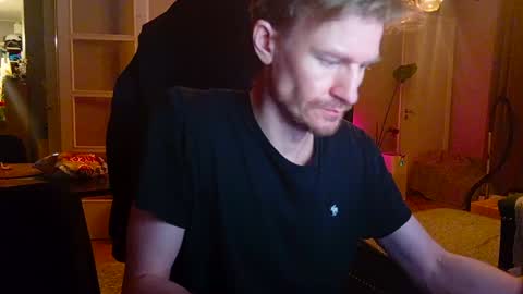 Snapshot of atvulpes chatting on 01/06/25, 02:36 Max Powers online show from 01/06/25, 02:36