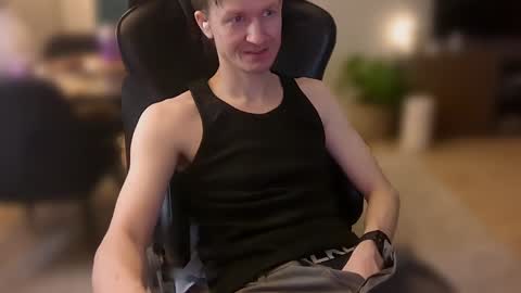 Snapshot of atvulpes chatting on 01/12/25, 11:47 Max Powers online show from 01/12/25, 11:47