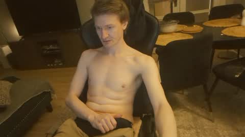 Snapshot of atvulpes chatting on 02/07/25, 05:52 Max Powers online show from 02/07/25, 05:52