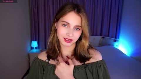 Snapshot of audiedelorbe chatting on 11/01/25, 06:15 Jolyn online show from 11/01/25, 06:15