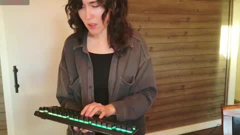 audradeer online show from 10/21/25, 12:28