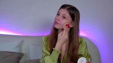 Audrey online show from 03/07/25, 06:35