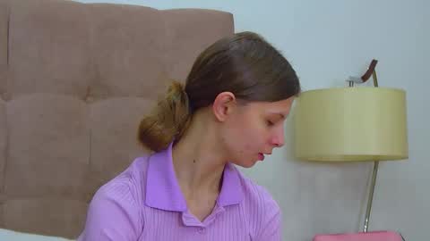 Snapshot of audreybarlow chatting on 02/19/26, 07:04 Audrey online show from 02/19/26, 07:04