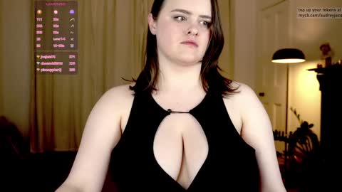 Audrey Jacq online show from 01/26/25, 08:56